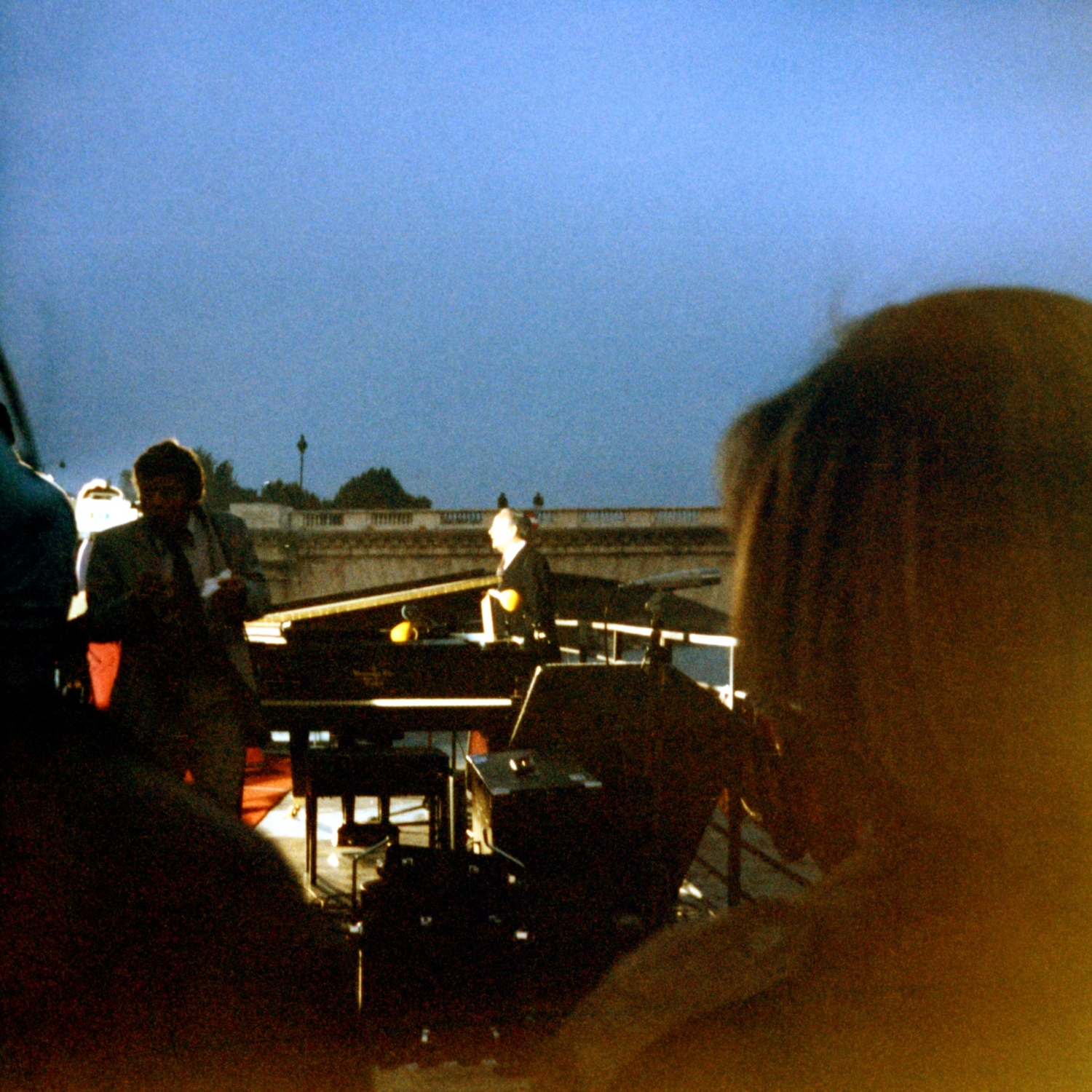 1981.06.23DossierEcranFeteaParisTR006