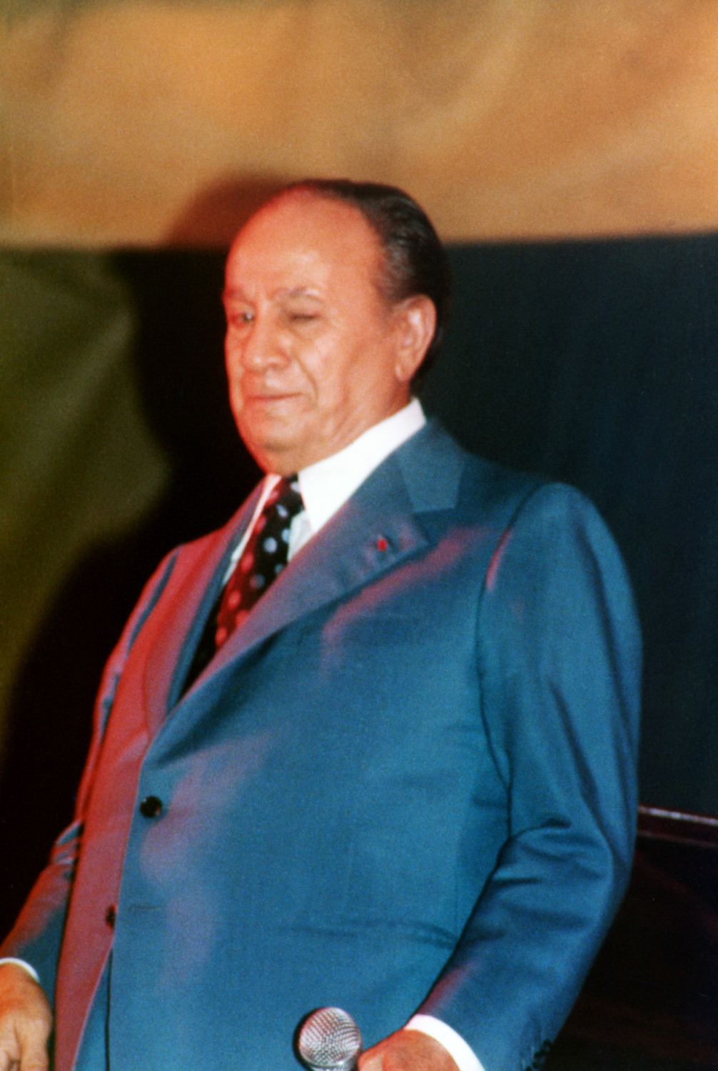 1981.10.25GalaSaintesTinoRossi003