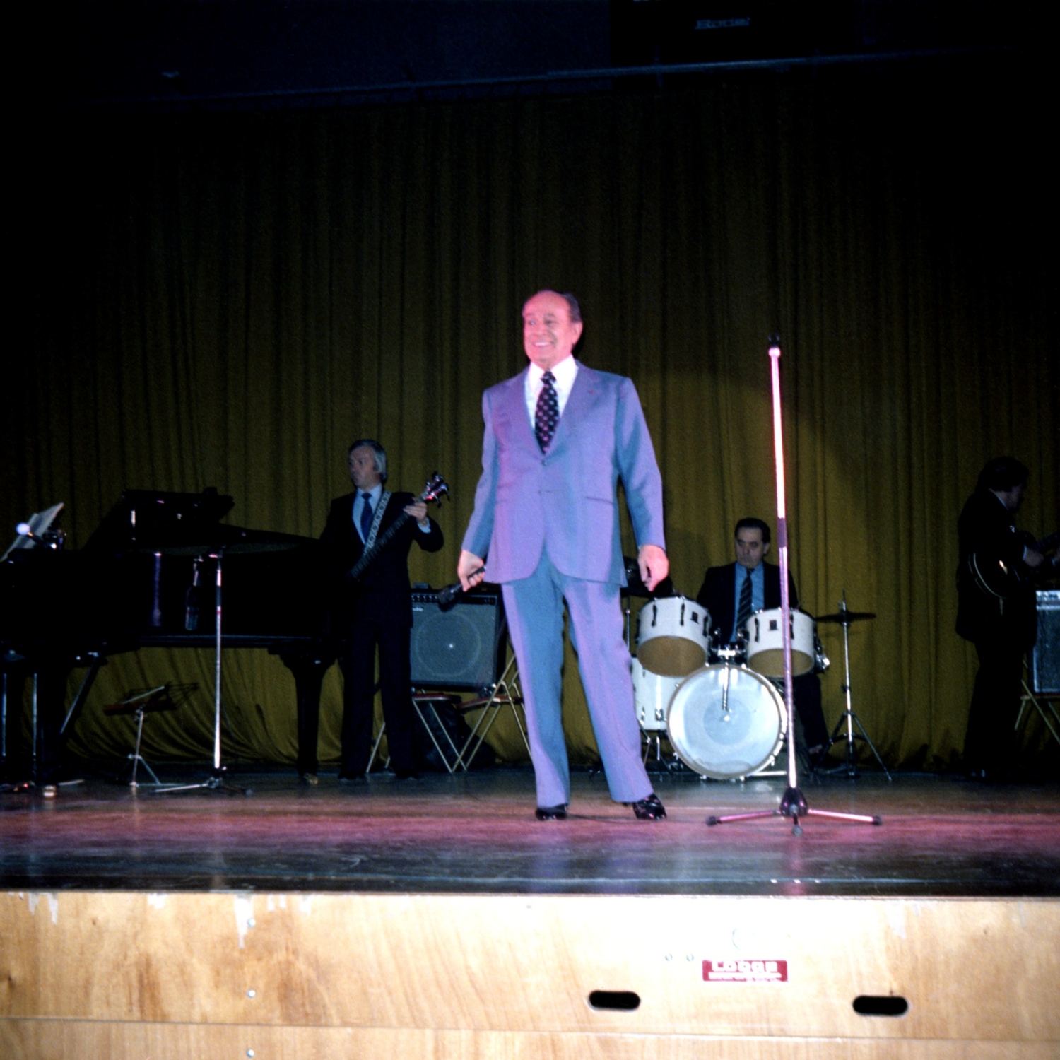 1982.02.03GalaTinoRossiOrleans002