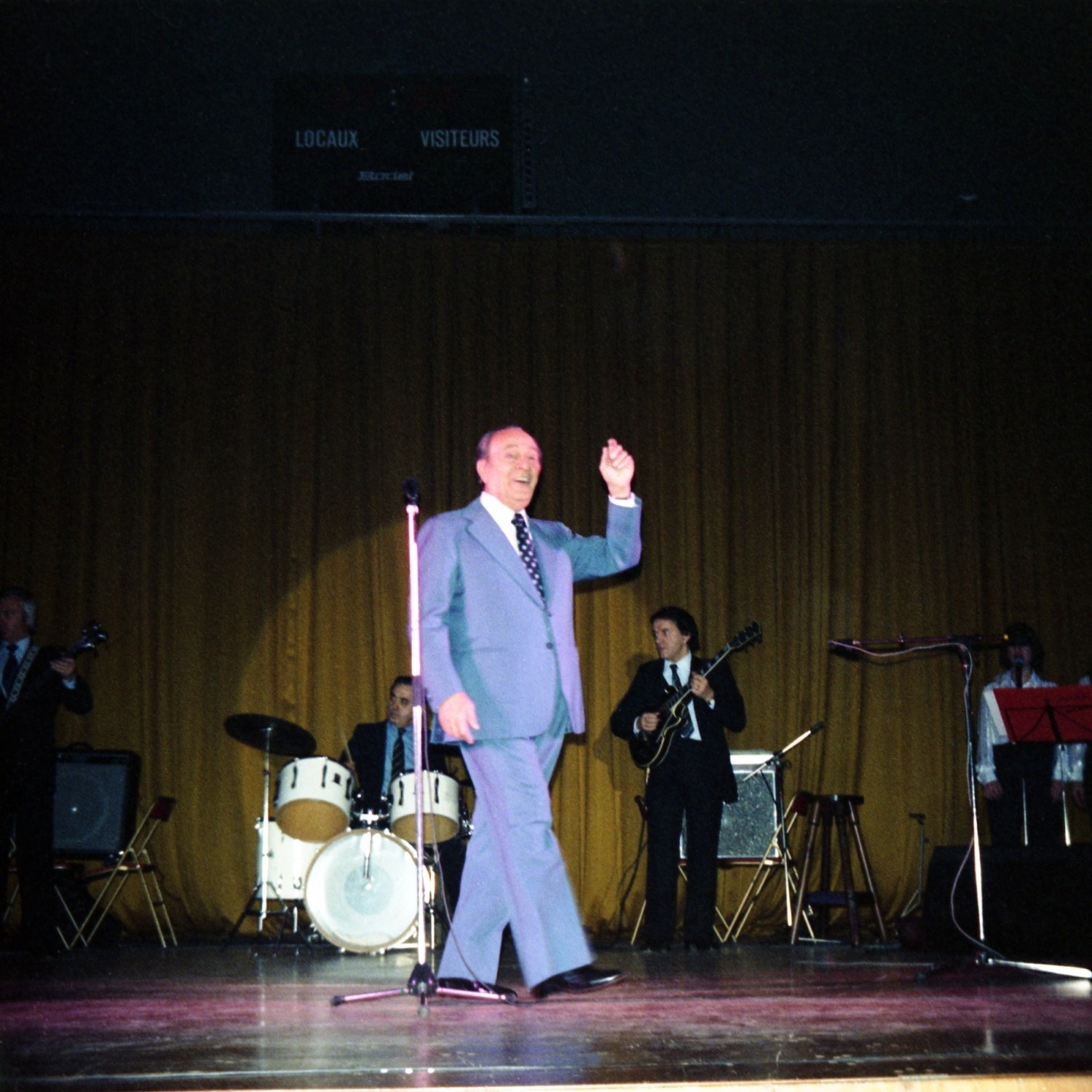 1982.02.03GalaTinoRossiOrleans003