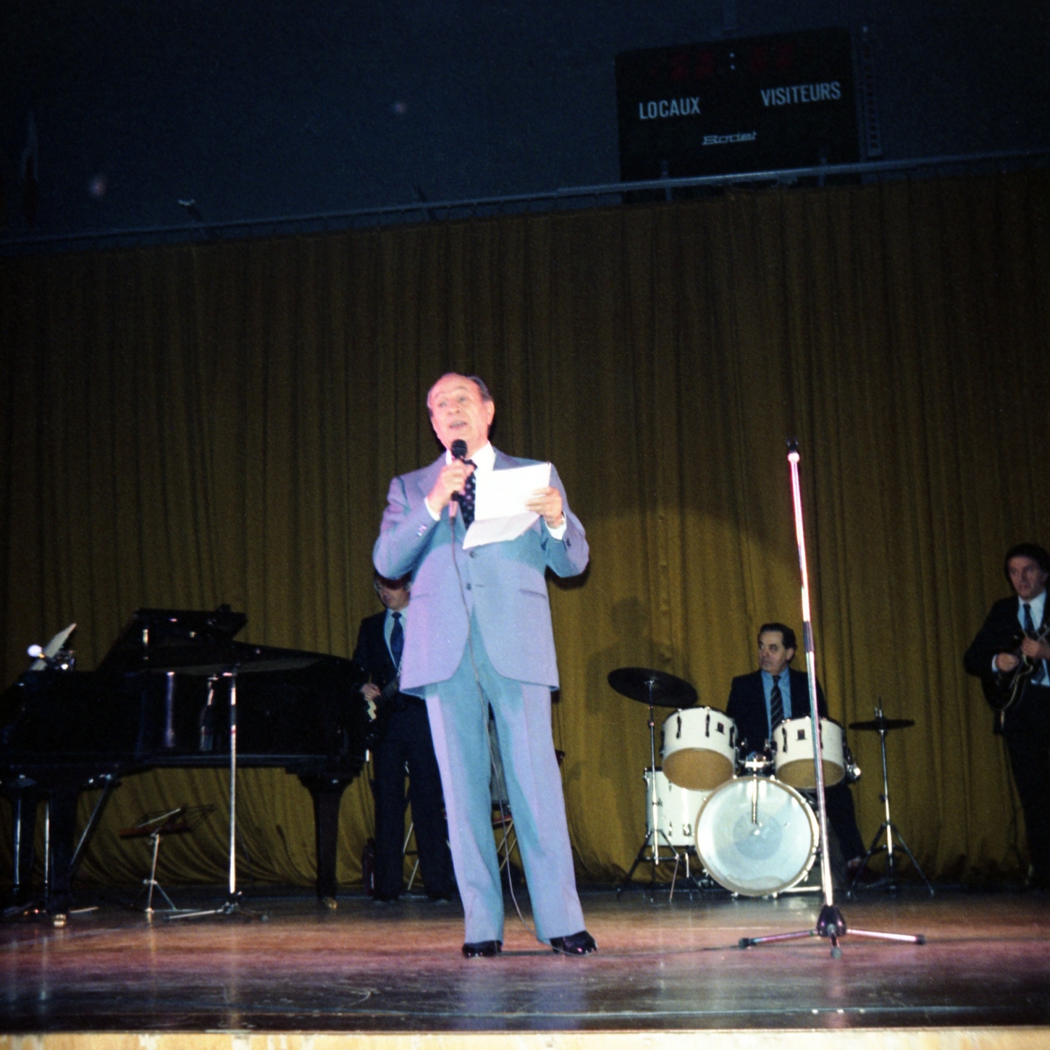 1982.02.03GalaTinoRossiOrleans004