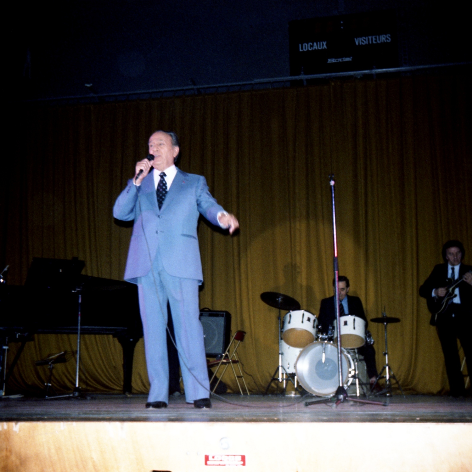 1982.02.03GalaTinoRossiOrleans007