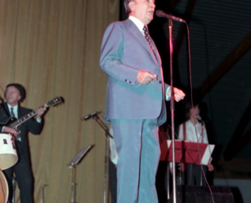 1982.03.28TinoRossiMansPichon007