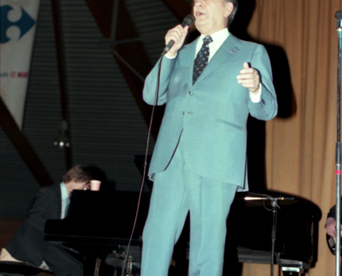 1982.03.28TinoRossiMansPichon009