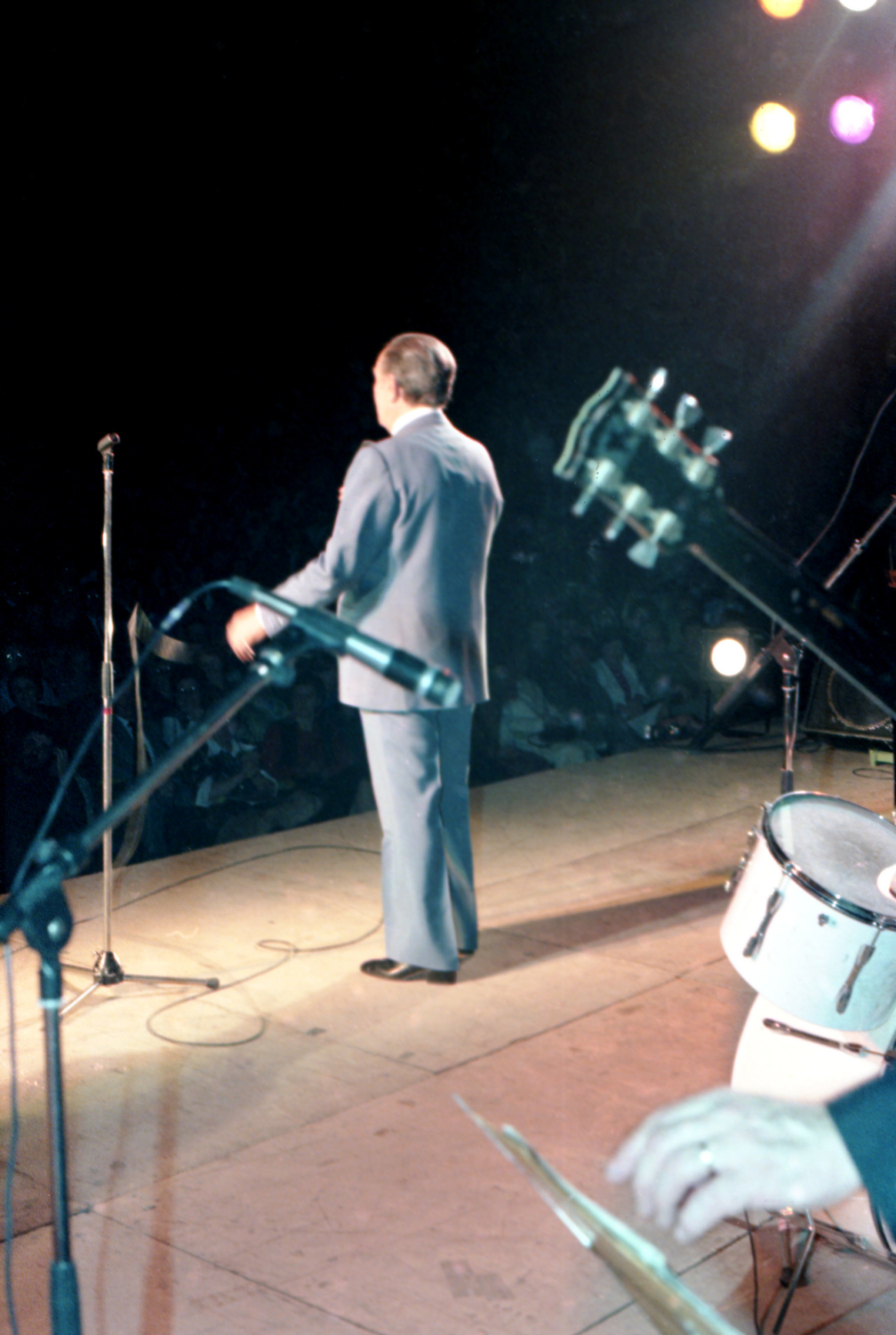 1982.03.28TinoRossiMansPichon011