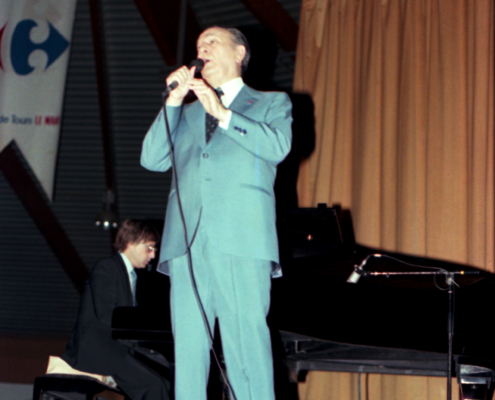 1982.03.28TinoRossiMansPichon020