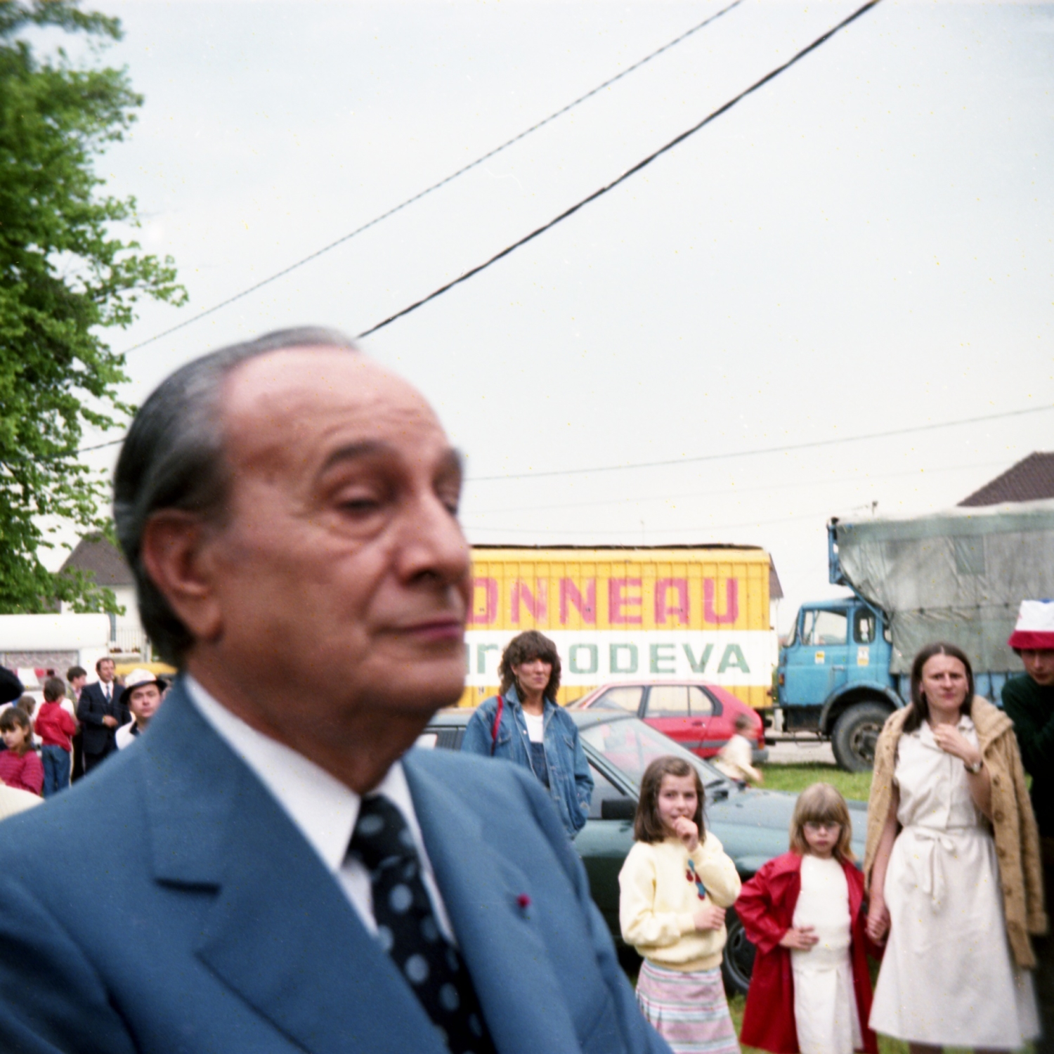 1982.04.16GalaTinoRossiCosnedAllierR1N008