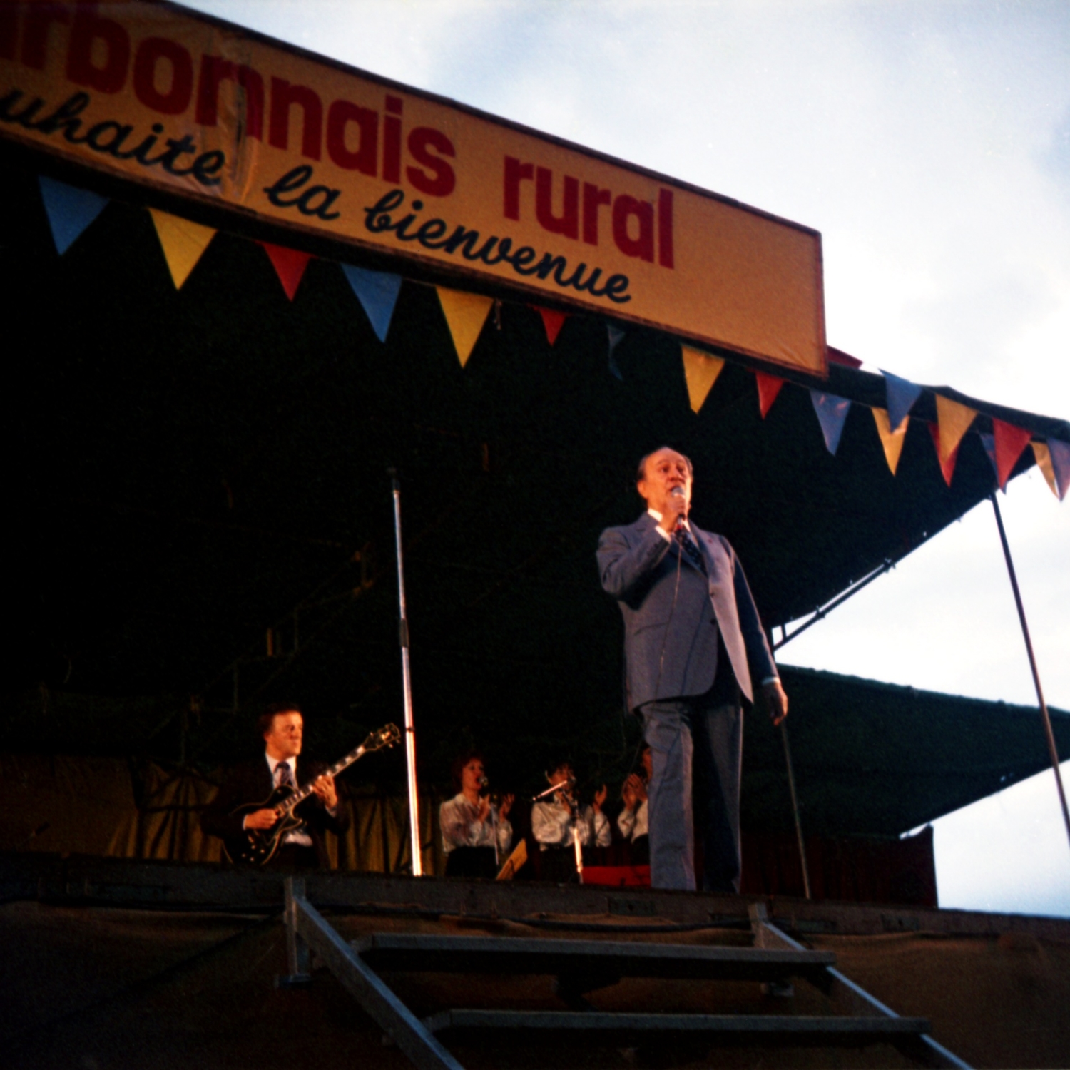 1982.04.16GalaTinoRossiCosnedAllierR2N008