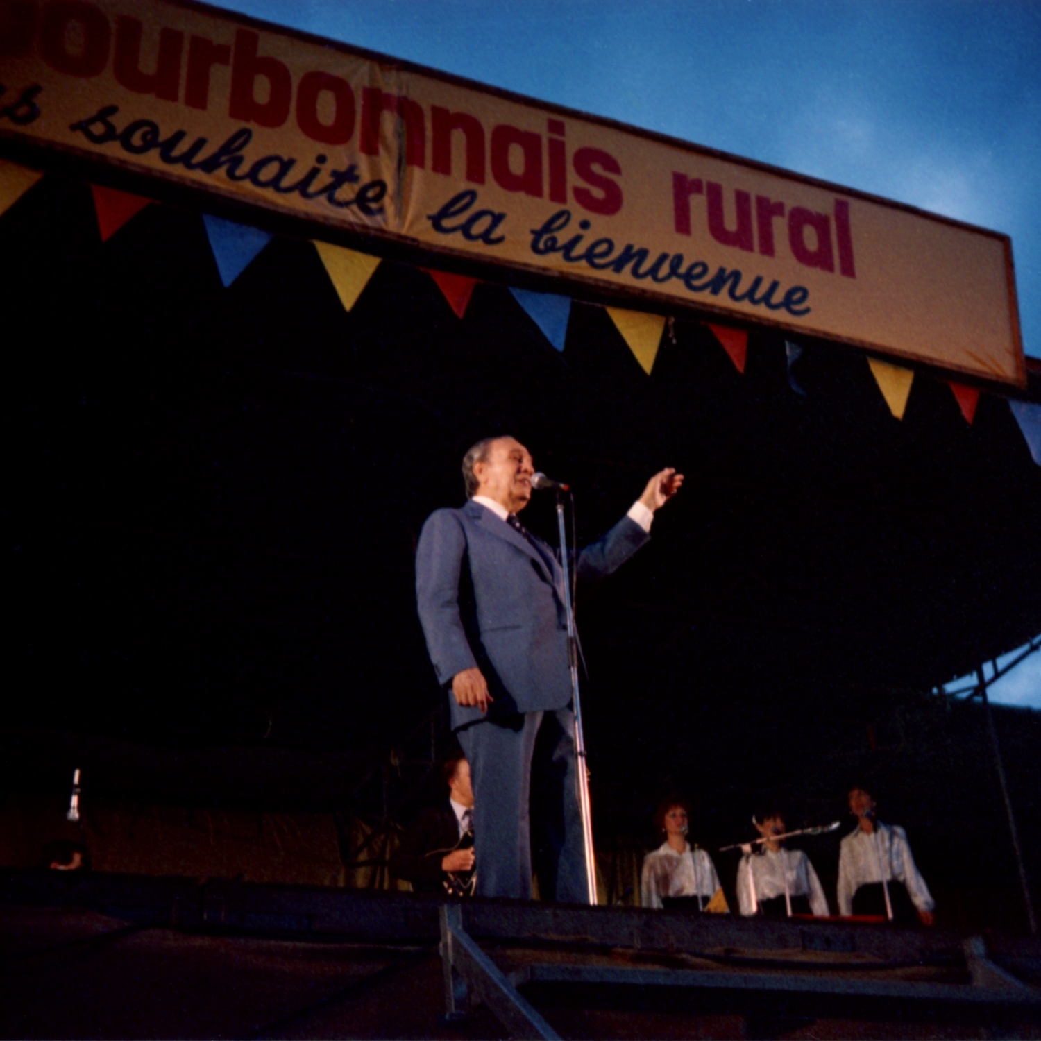 1982.04.16GalaTinoRossiCosnedAllierR2N013