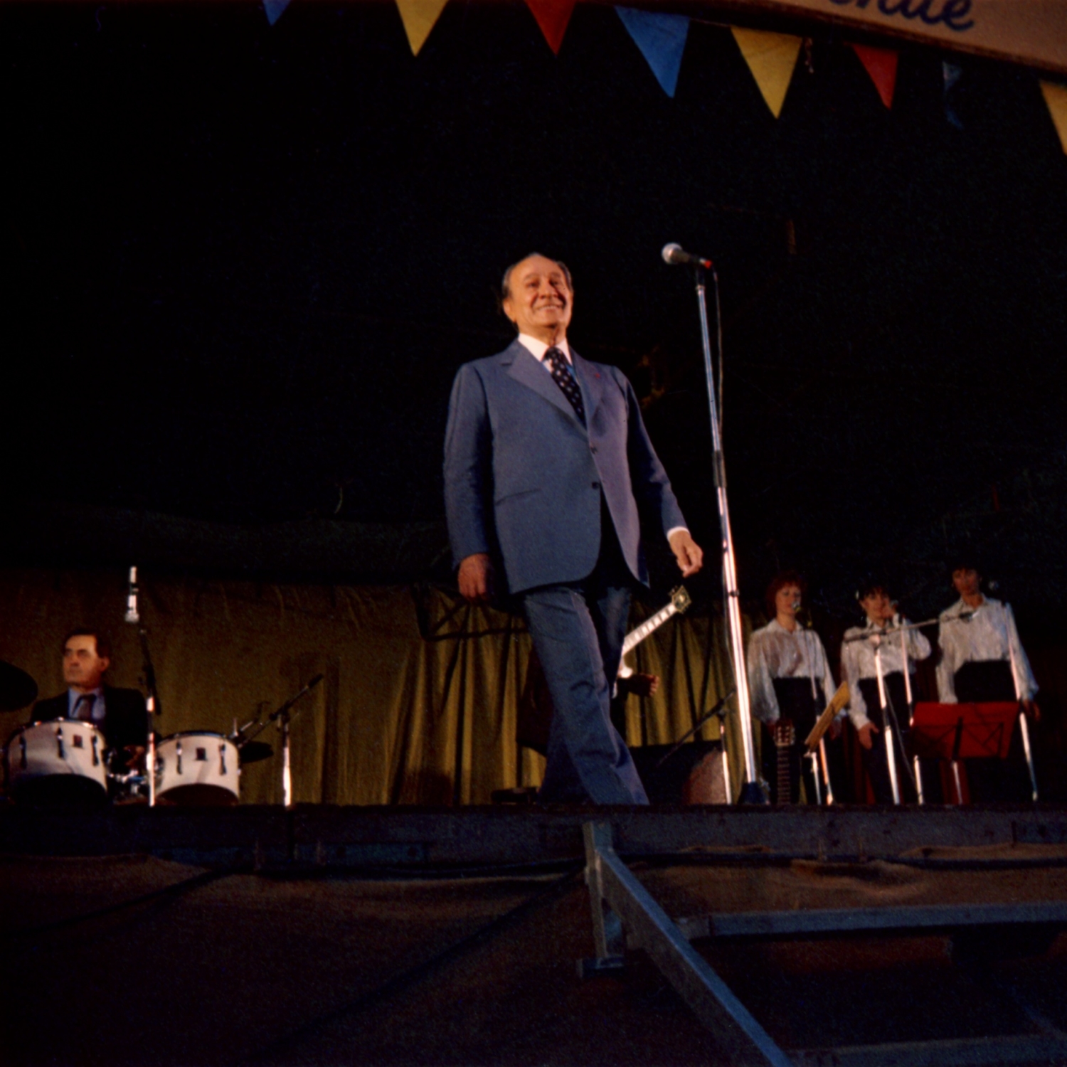 1982.04.16GalaTinoRossiCosnedAllierR2N014