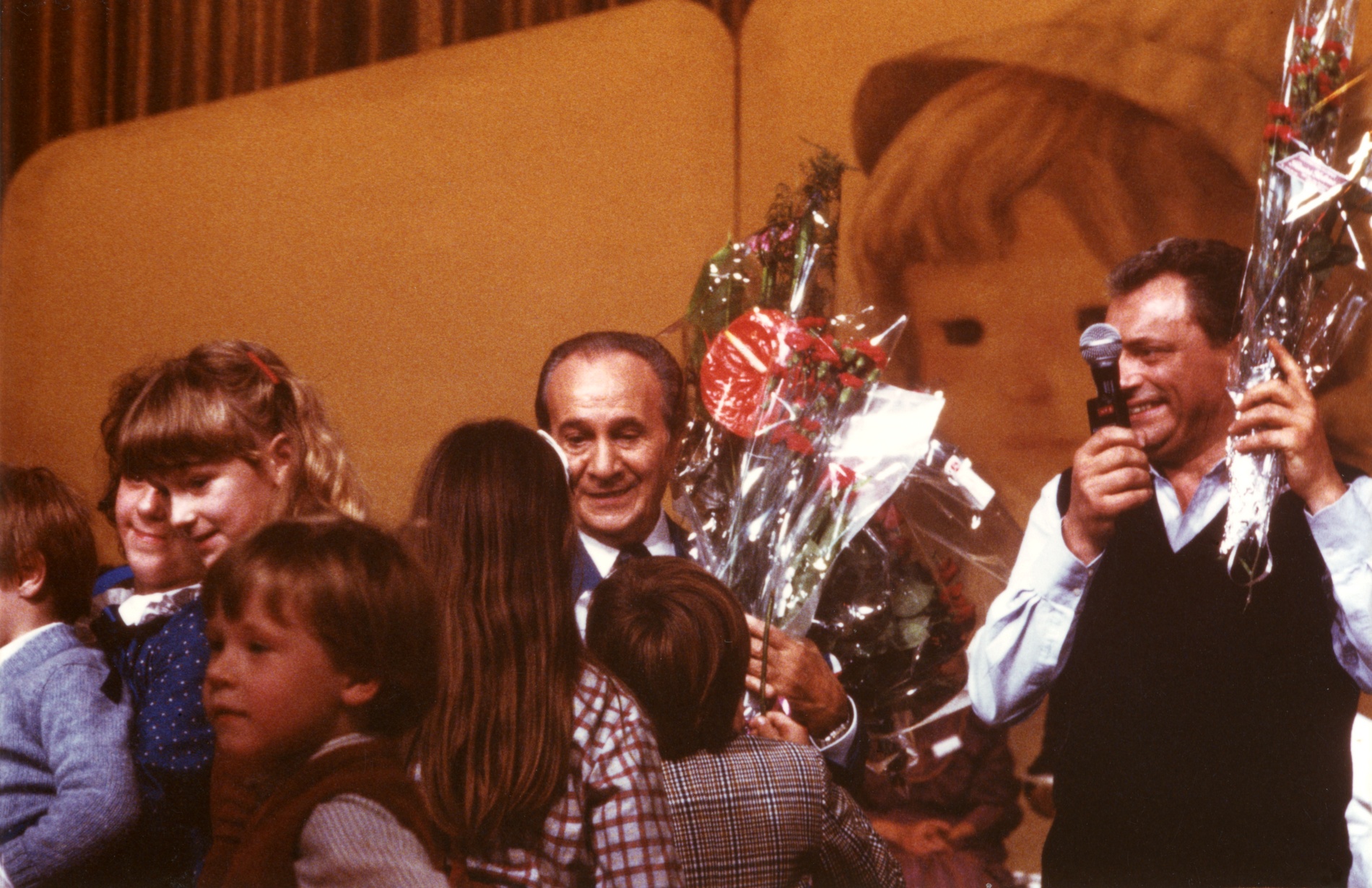 1982.10.10TinoEcoleDesFans001