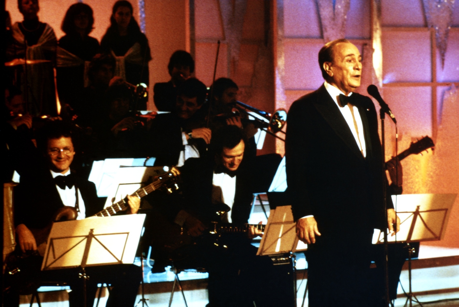 1982.12.04ChampsElyseesNum006