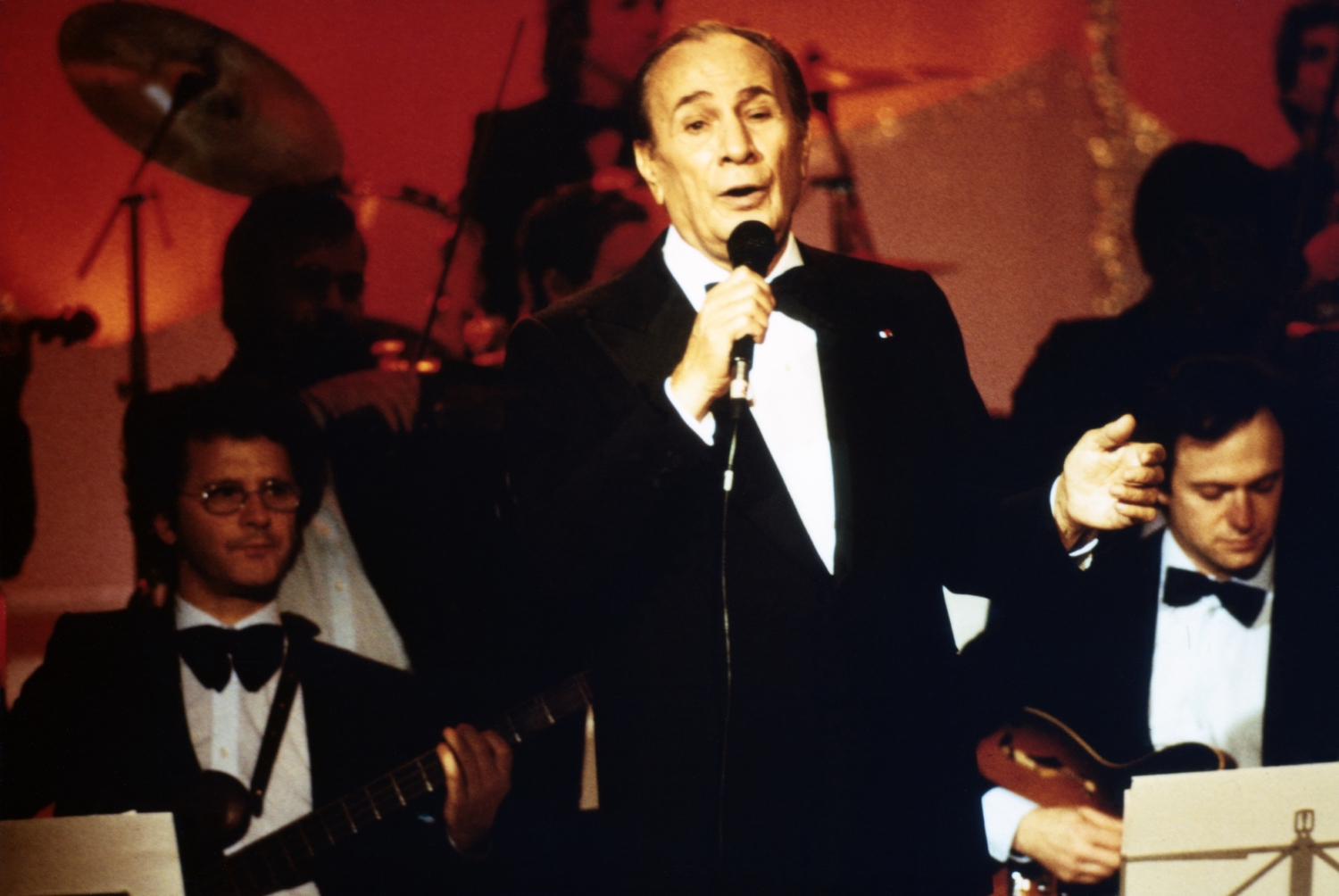 1982.12.04ChampsElyseesNum007