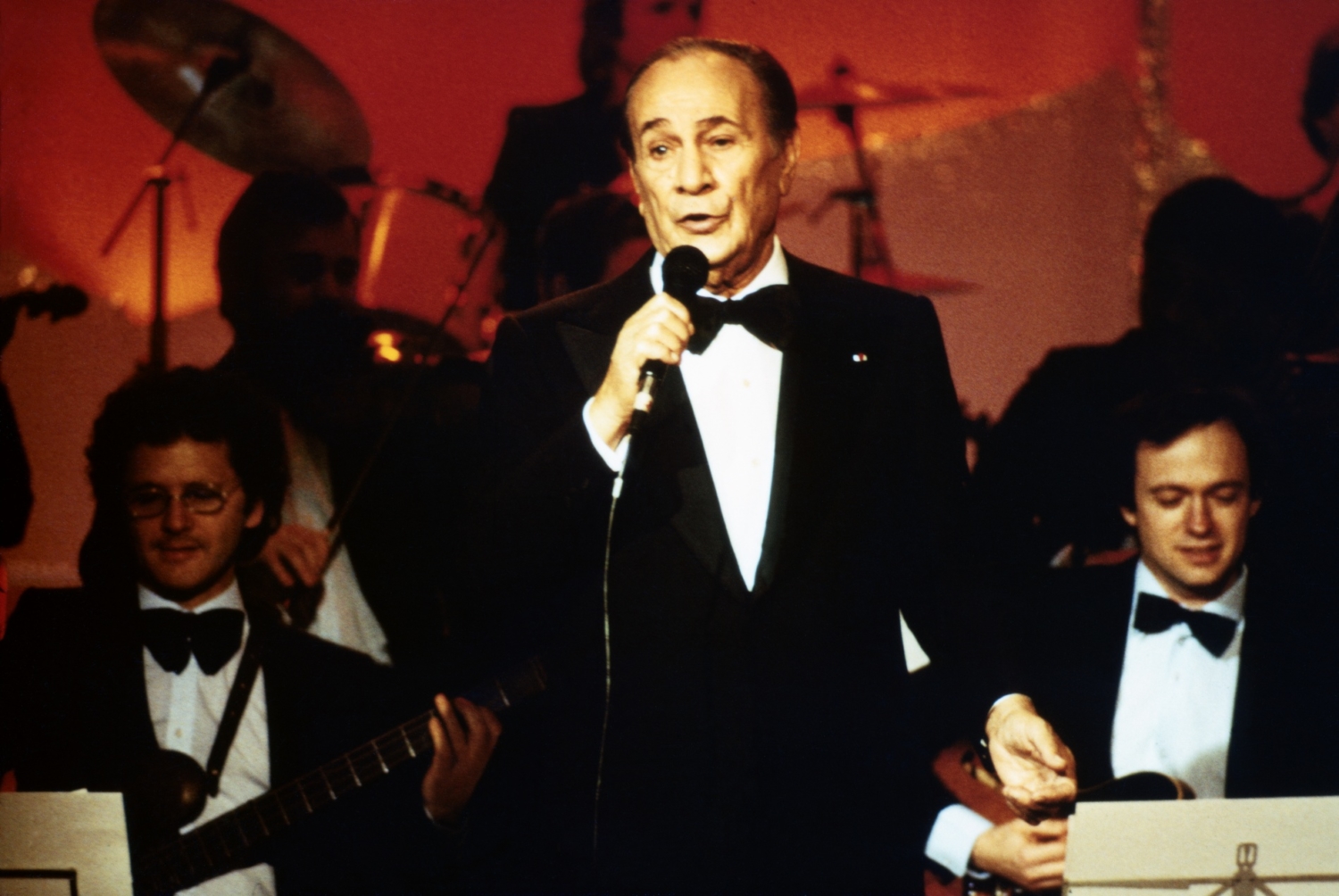 1982.12.04ChampsElyseesNum008