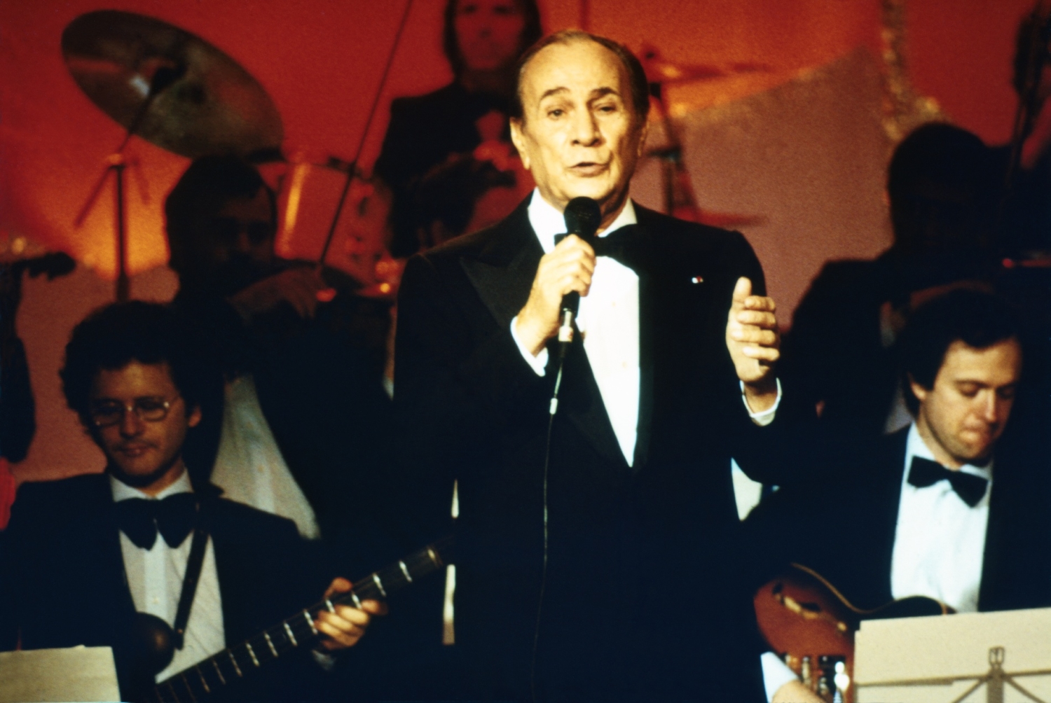 1982.12.04ChampsElyseesNum009