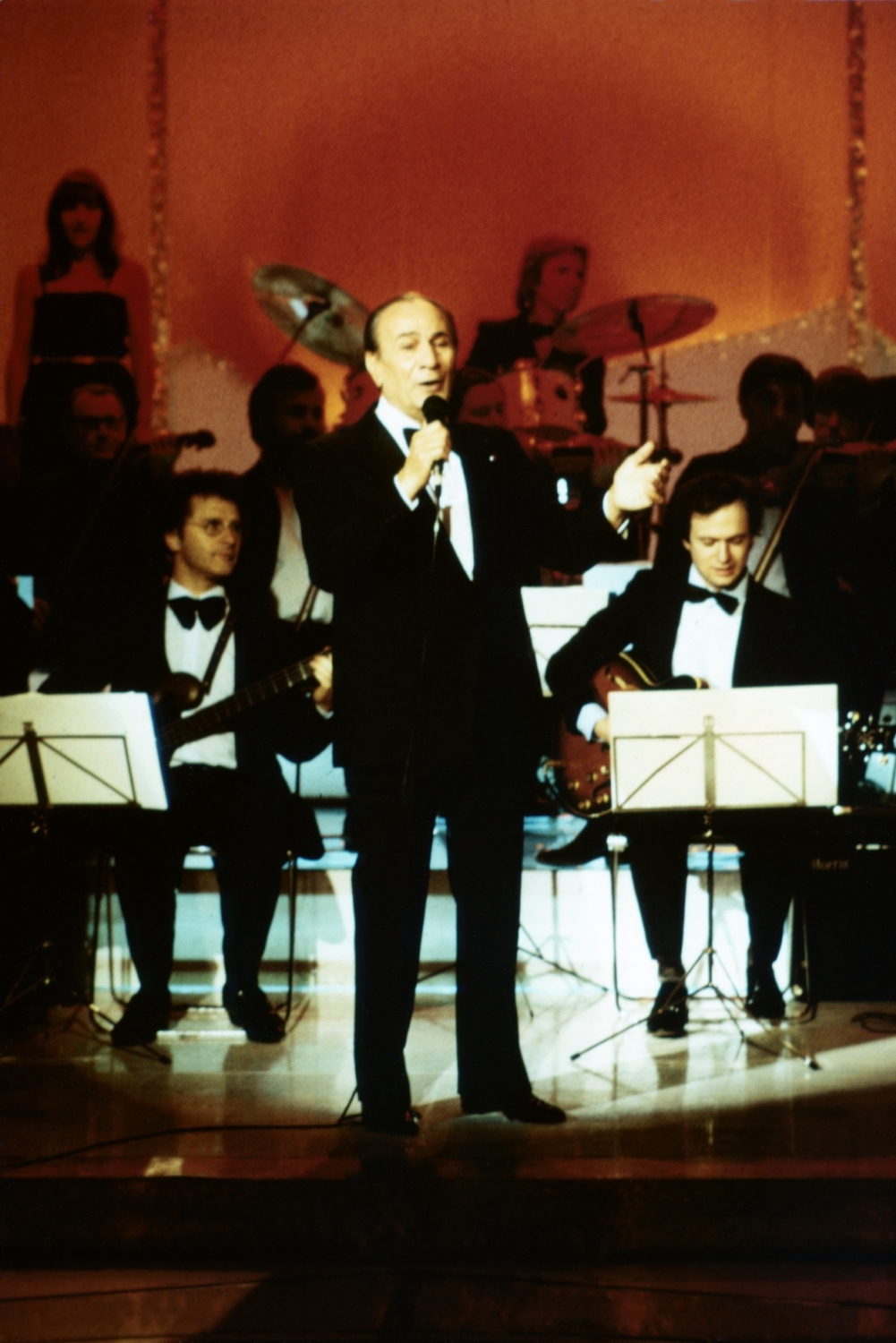 1982.12.04ChampsElyseesNum011