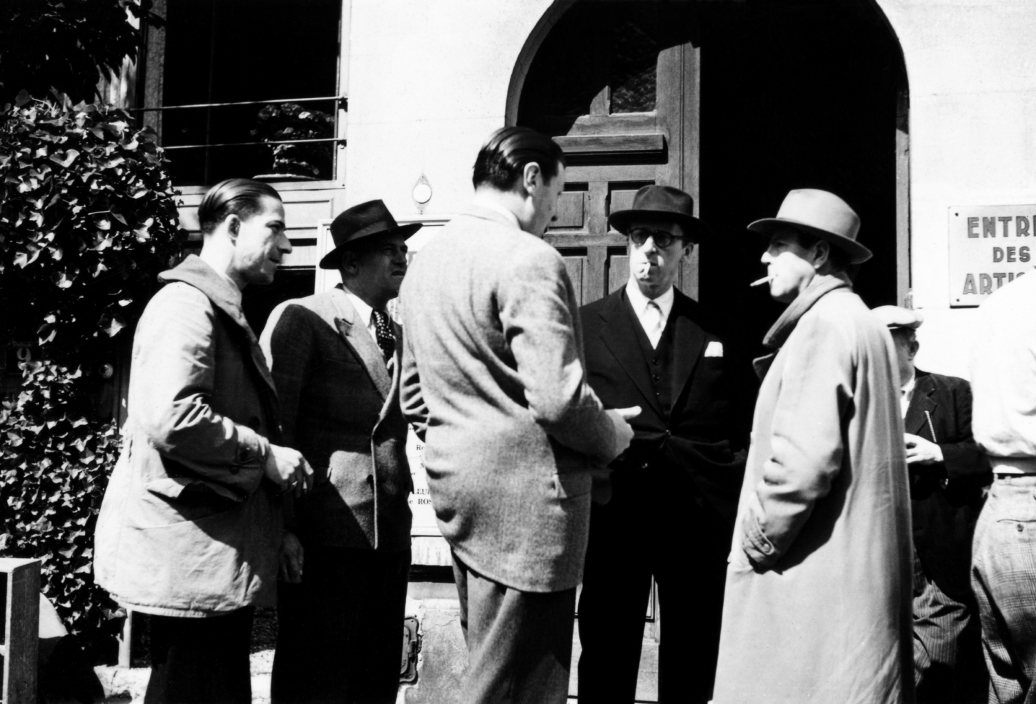 1946.06FilmDestinsArriveeDesArtistesStudioNum002