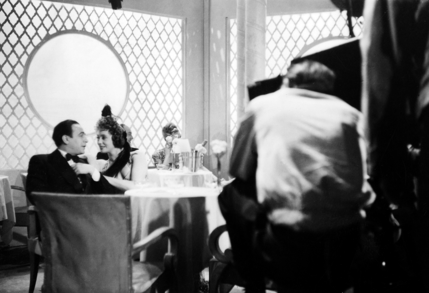 1946.06FilmDestinsDansClubNum002