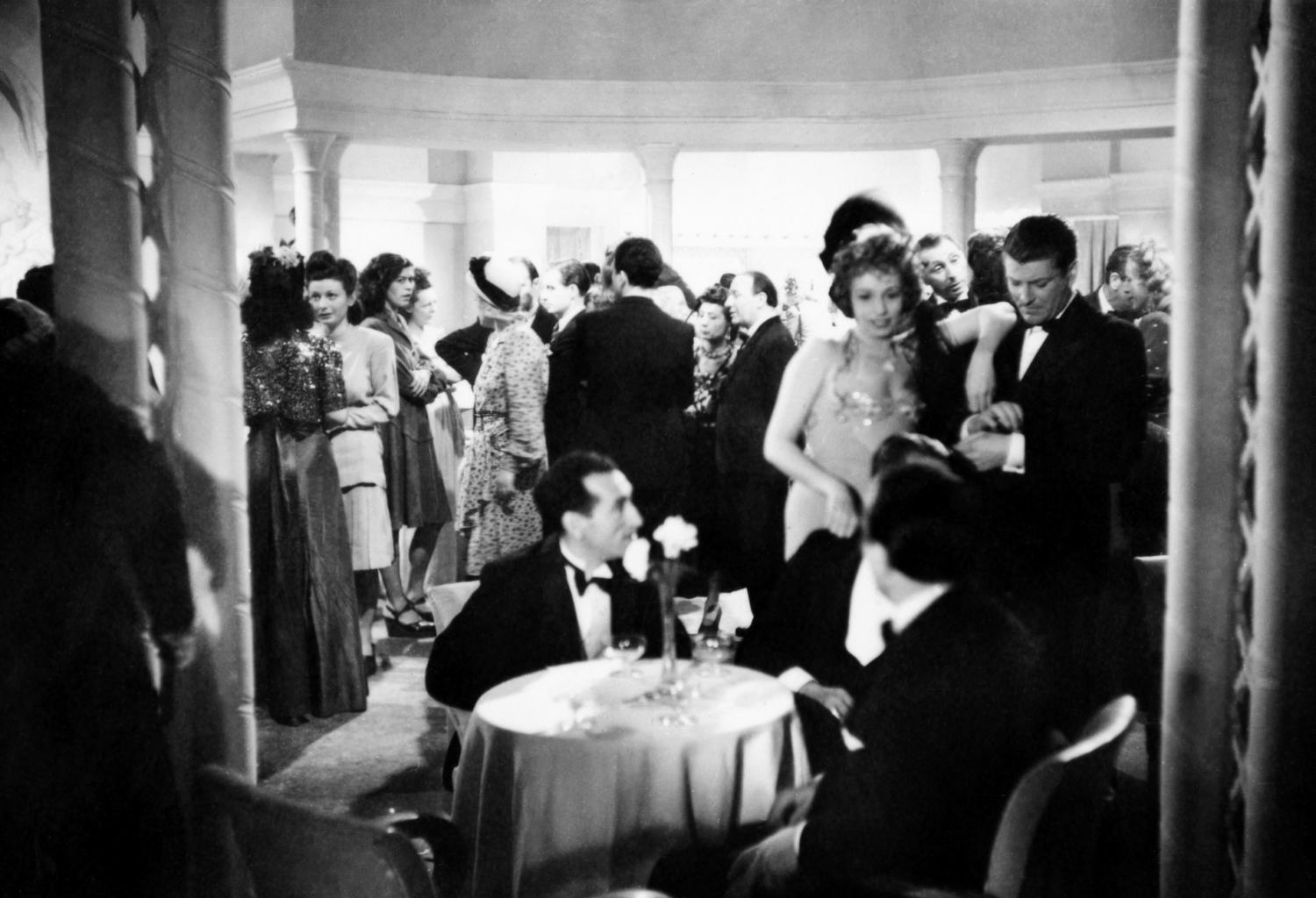1946.06FilmDestinsDansClubNum008