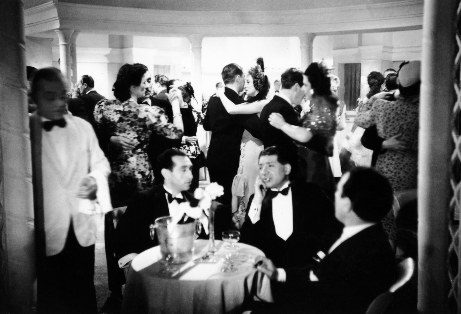 1946.06FilmDestinsDansClubNum014