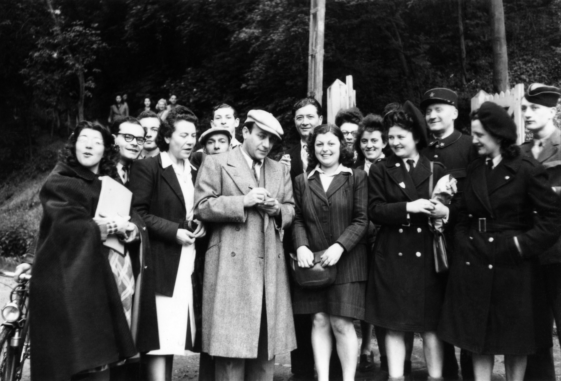 1946.06FilmDestinsDedicadeStudiosNeuillyNum001
