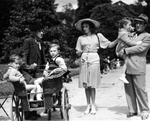 1946.06FilmDestinsParcMonceauNum001