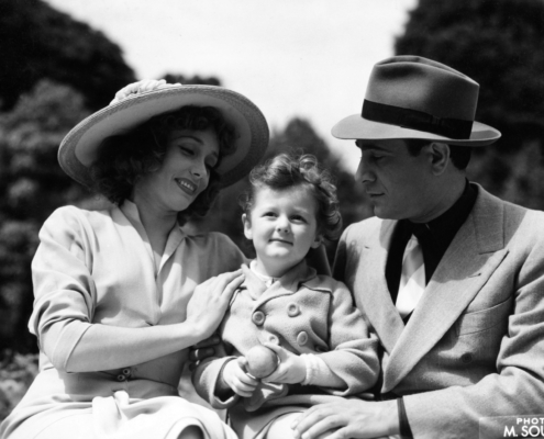 1946.06FilmDestinsParcMonceauNum002