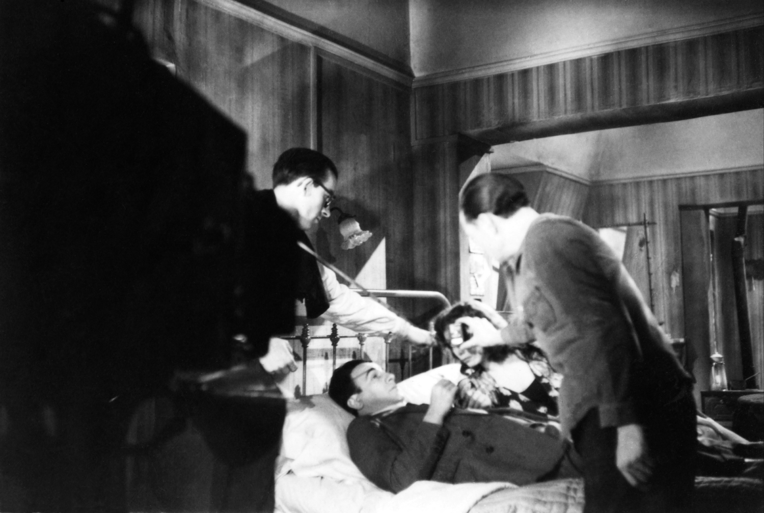 1946.06FilmDestinsTinoAuLitAvecMiaNum002