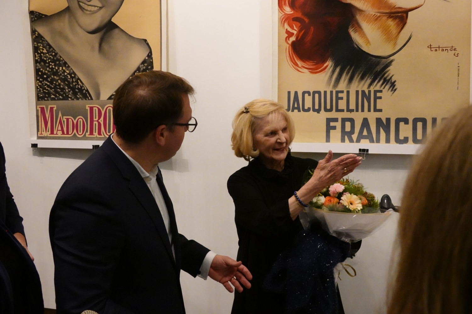 Riz2022.11.30InaugurationVoixdOrDu17eDiscoursBouquetFleurs-32