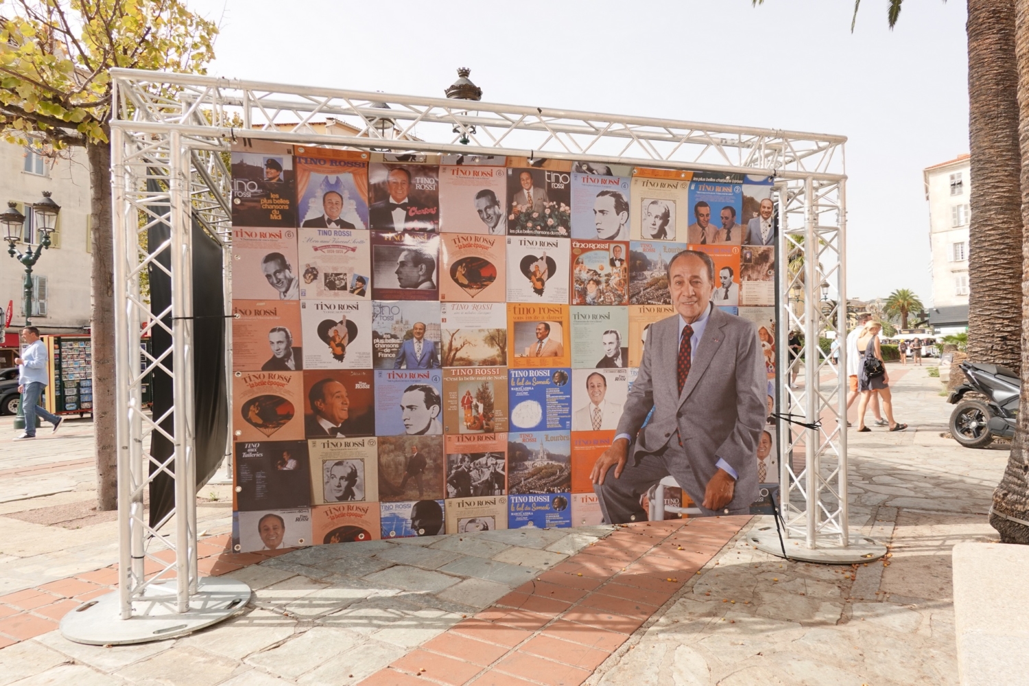 Riz2023.09.17ExpositionPhotosTinoRossi40AnsAjaccioPlaceFoch-145