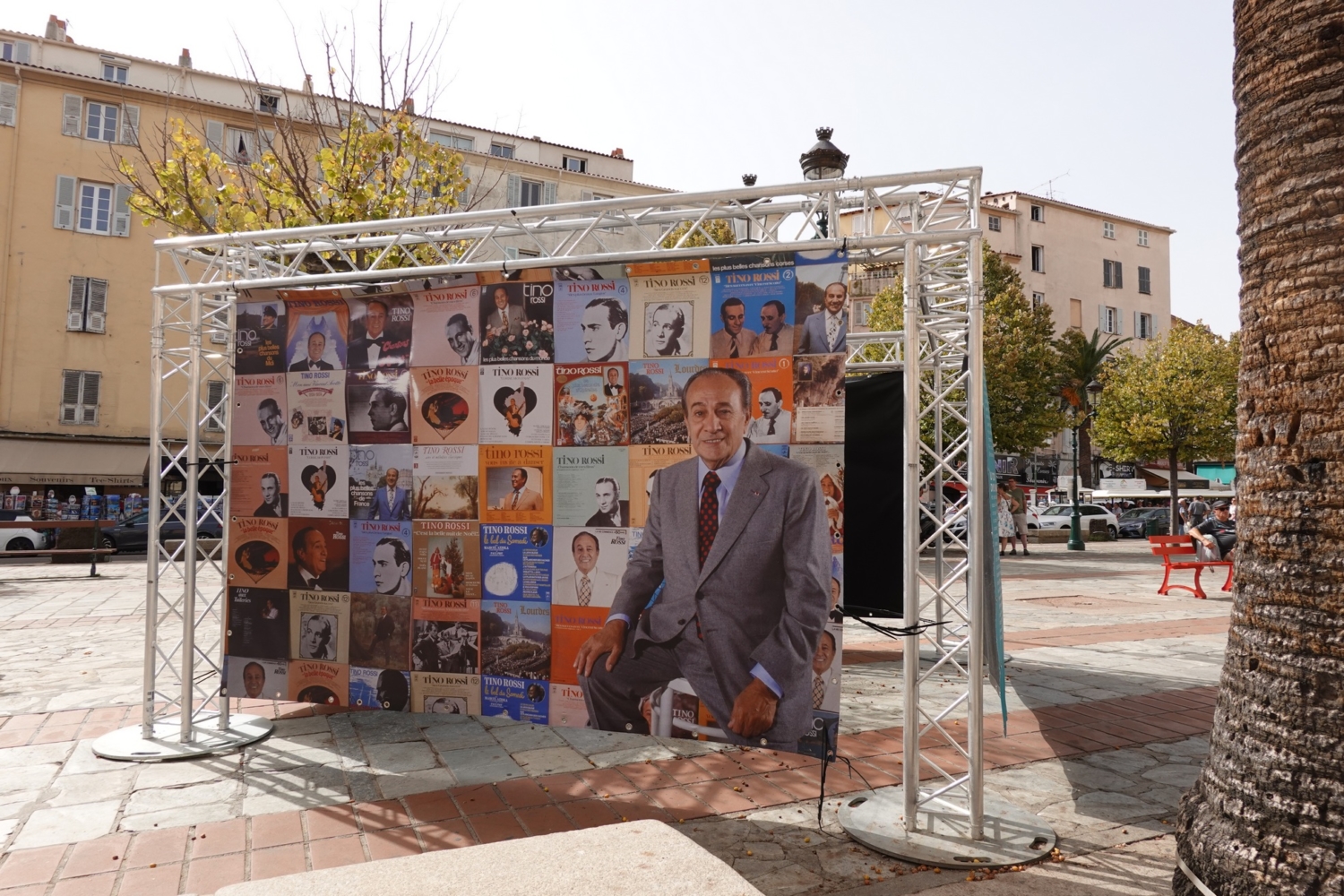 Riz2023.09.17ExpositionPhotosTinoRossi40AnsAjaccioPlaceFoch-148
