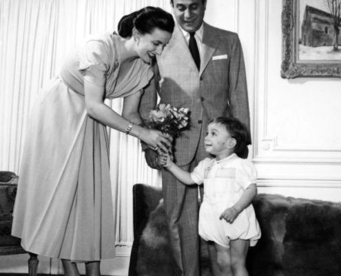 1950.05.24TinoRossiLaurentLiliaRueDeBerriFeteDesMeresNum002