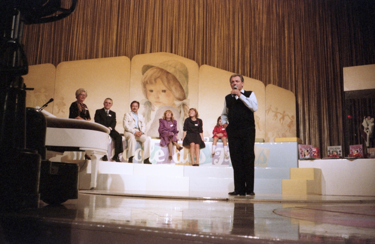 1982.10.09EcoleDesFansTinoRossiNum08Pch