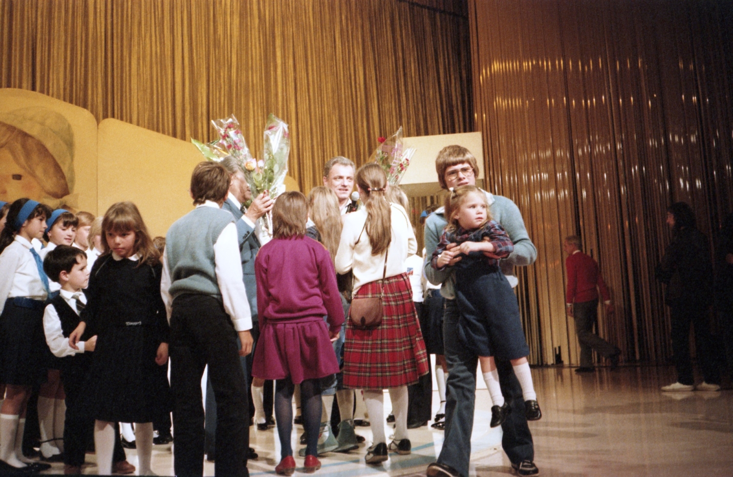 1982.10.09EcoleDesFansTinoRossiNum11Pch