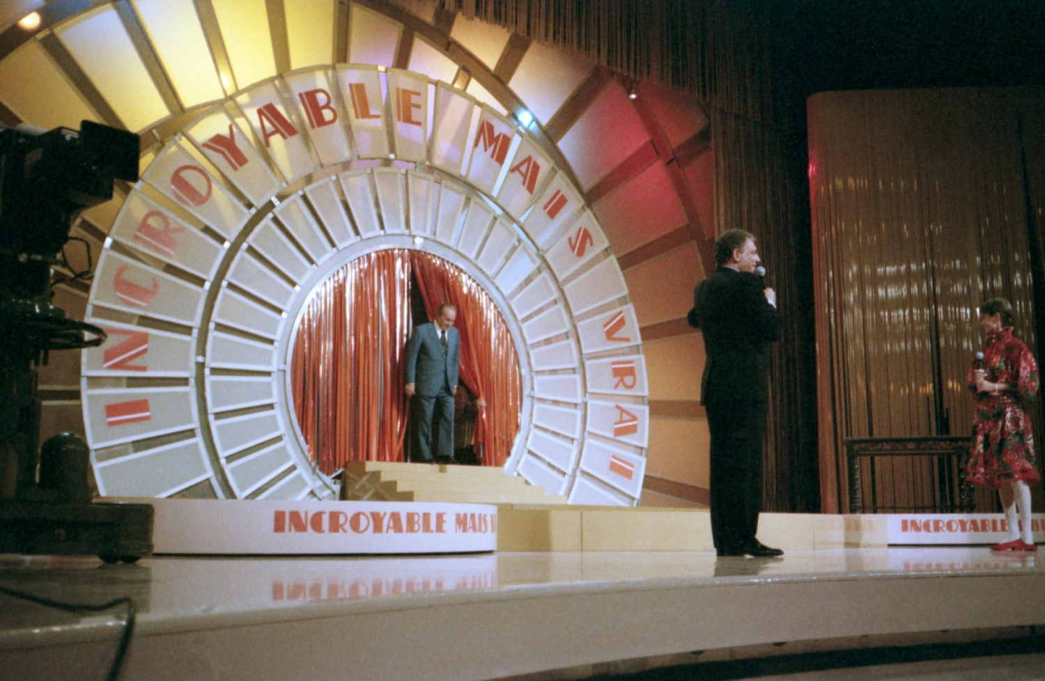 1982.10.09IncroyableMaisVraiTinoRossiNum03Pch