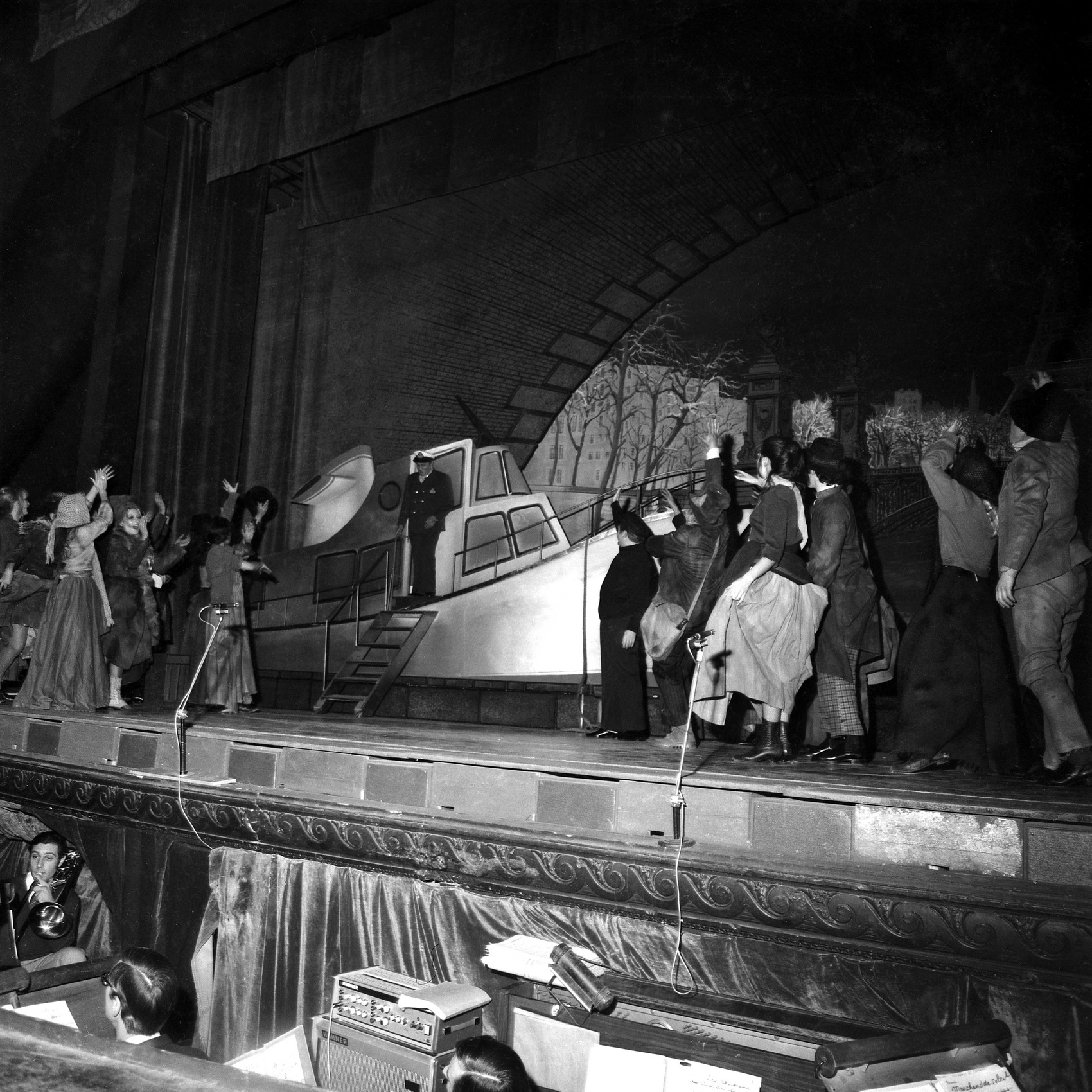 1969.10.30MarchandDeSoleilActe1TinoRossiNum01
