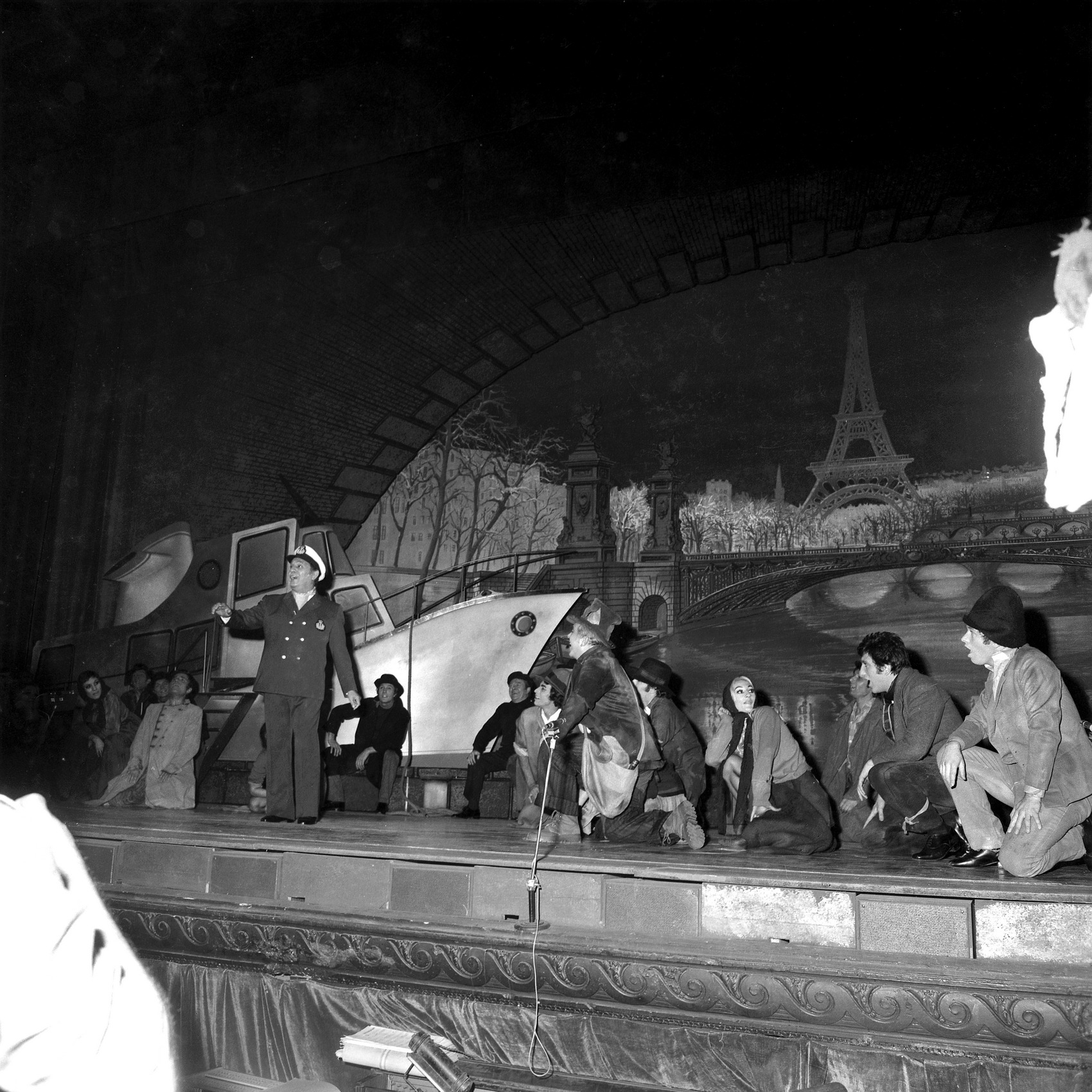 1969.10.30MarchandDeSoleilActe1TinoRossiNum03
