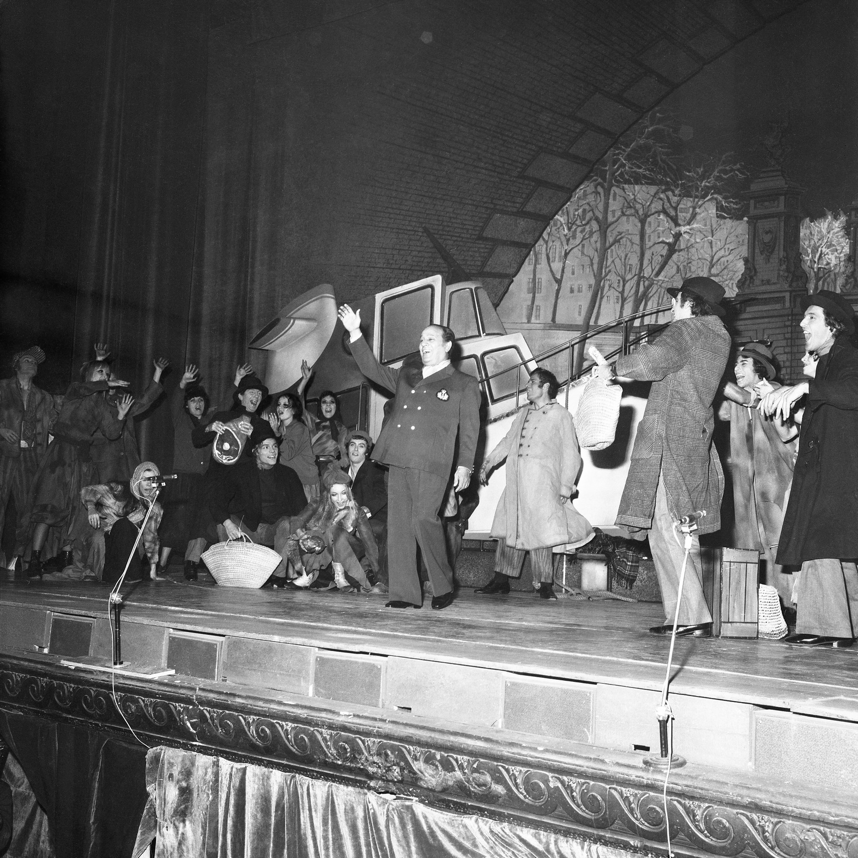 1969.10.30MarchandDeSoleilActe2TinoRossiNum27