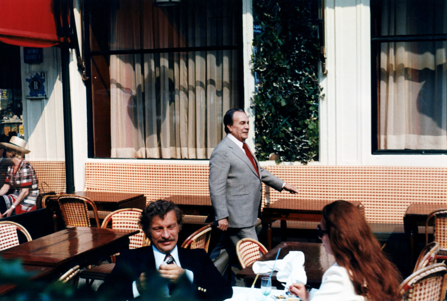 1973TinoRossiDevantLeFouquetsParisNum001