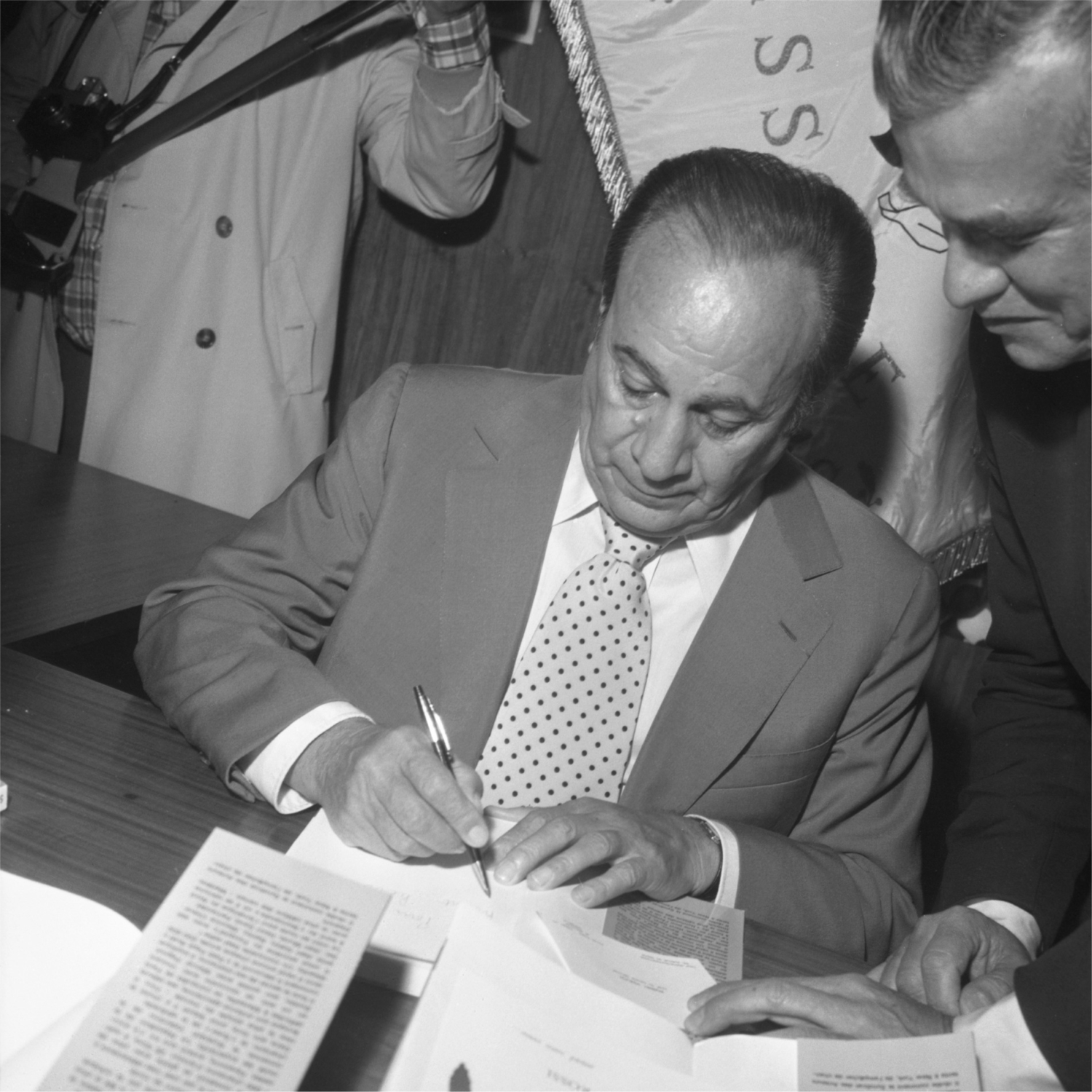 1975.05.24TinoMontparnasse008
