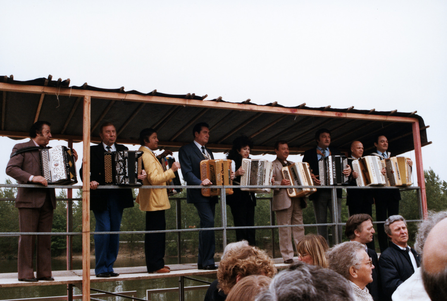 1984.05.22InaugurationSquareTinoRossiS1Num004