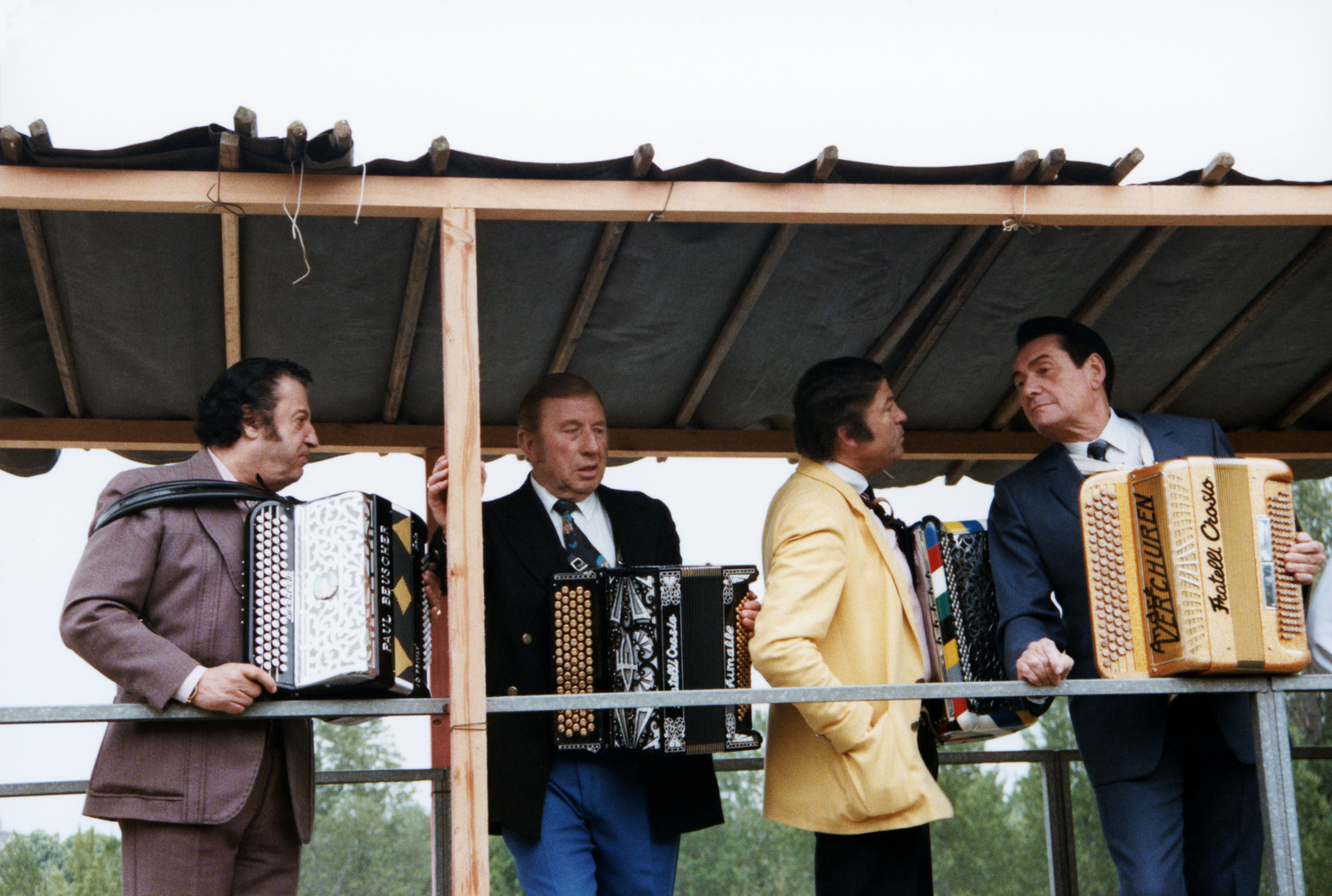 1984.05.22InaugurationSquareTinoRossiS1Num006