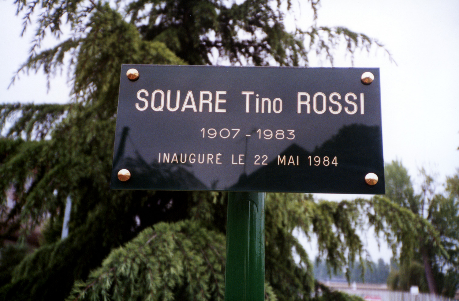 1984.05.22InaugurationSquareTinoRossiS2Num005