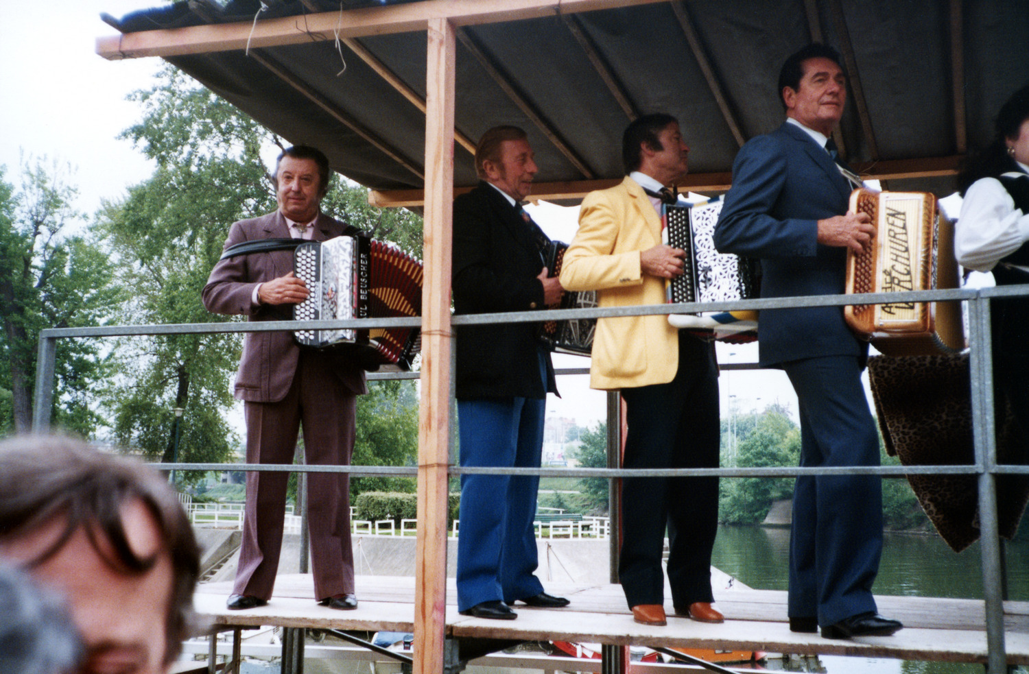 1984.05.22InaugurationSquareTinoRossiS2Num006