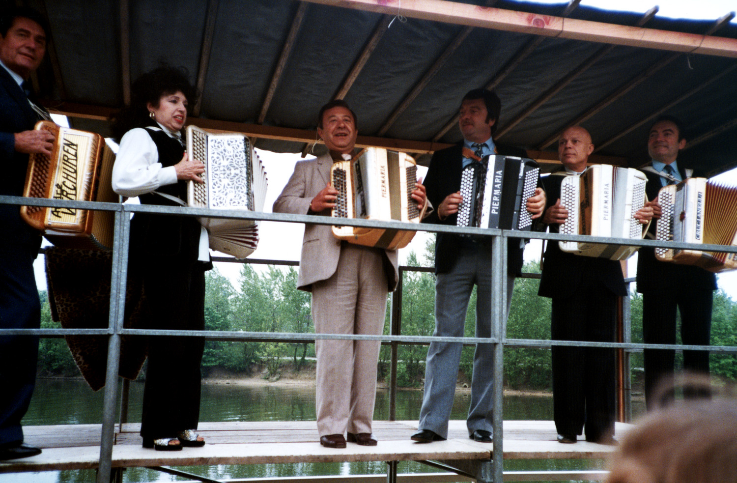1984.05.22InaugurationSquareTinoRossiS2Num007