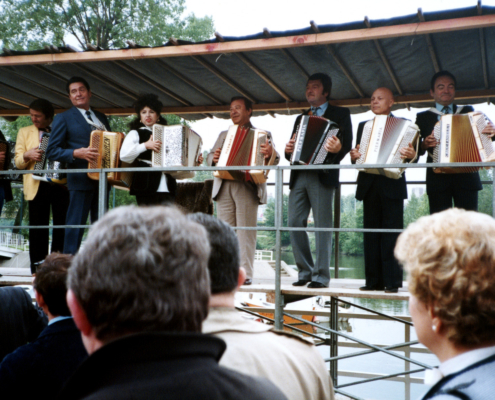 1984.05.22InaugurationSquareTinoRossiS2Num008