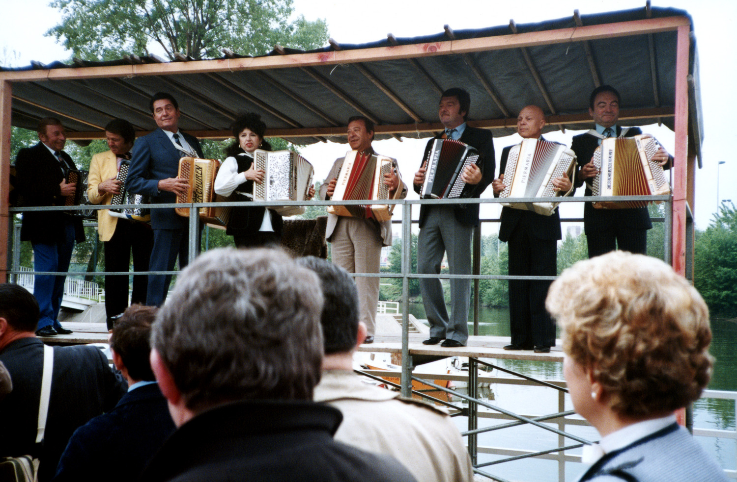 1984.05.22InaugurationSquareTinoRossiS2Num008