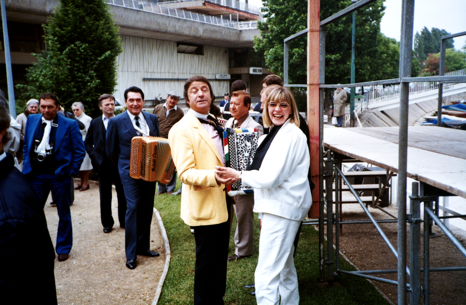 1984.05.22InaugurationSquareTinoRossiS2Num010