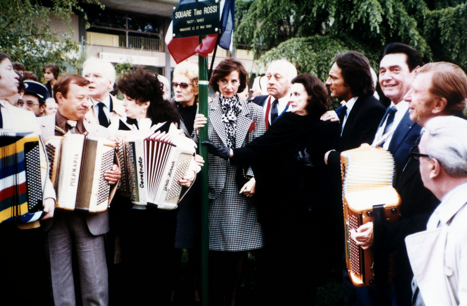 1984.05.22InaugurationSquareTinoRossiS2Num013