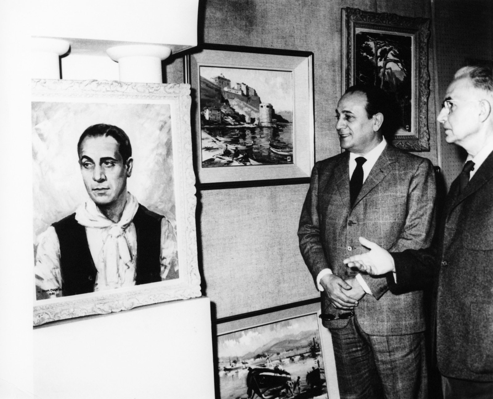 1952.03ExpositionTableauxTonyCardellaAvecTinoRossiNum001